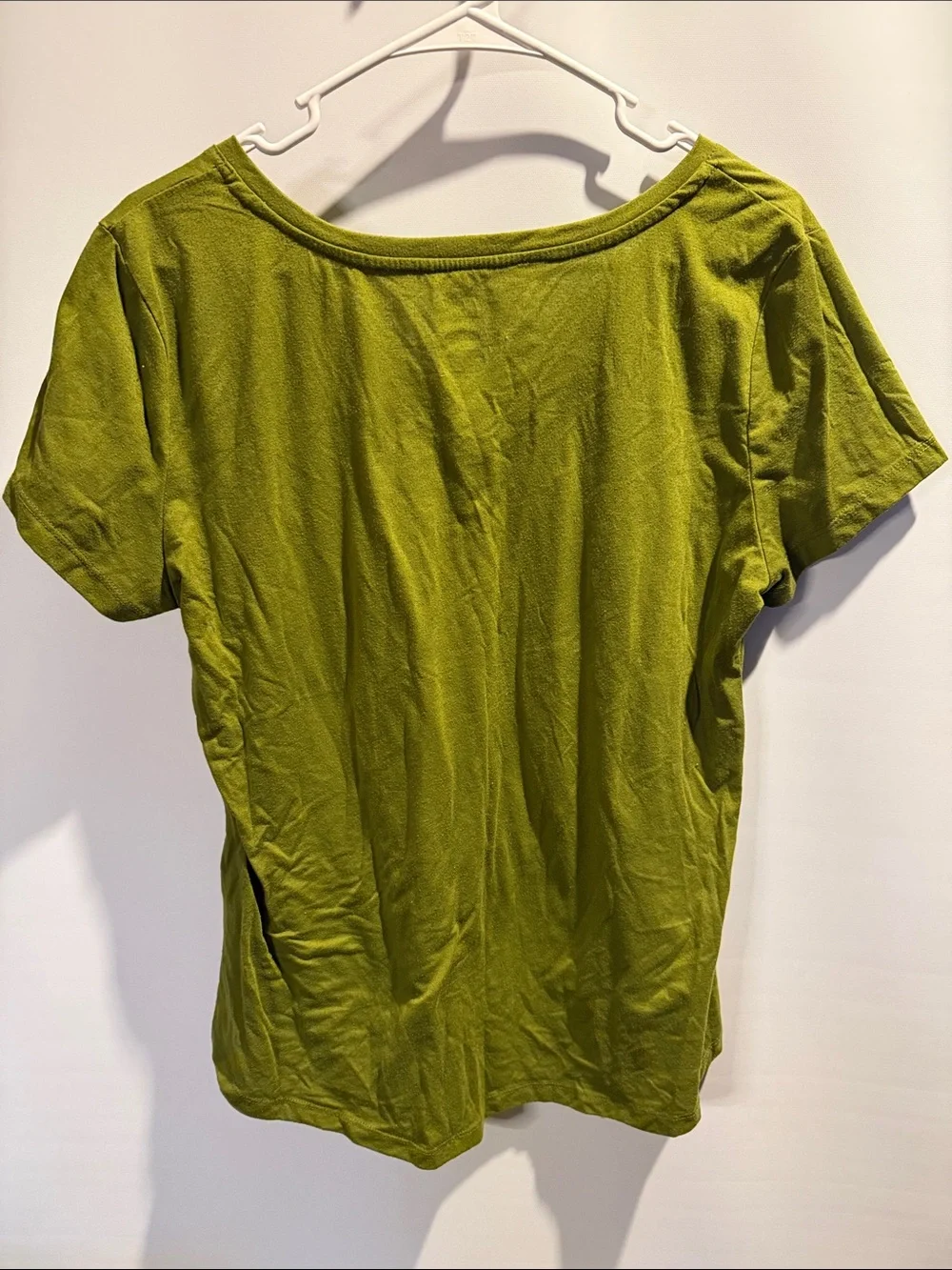 Jennifer Lauren Women’s V-Neck Short Sleeve Top in Olive Green Size: XL